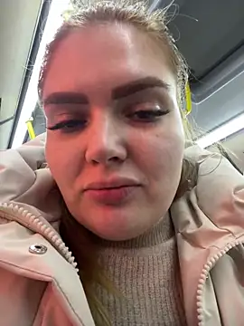 Snapshot of KitteCat chatting on 01/02/25, 11:09 KitteCat online show from 01/02/25, 11:09