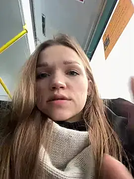 Snapshot of KitteCat chatting on 01/04/25, 08:39 KitteCat online show from 01/04/25, 08:39