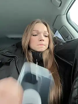 Snapshot of KitteCat chatting on 01/08/25, 08:27 KitteCat online show from 01/08/25, 08:27