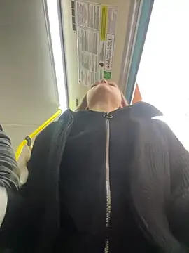 Snapshot of KitteCat chatting on 02/02/25, 12:13 KitteCat online show from 02/02/25, 12:13