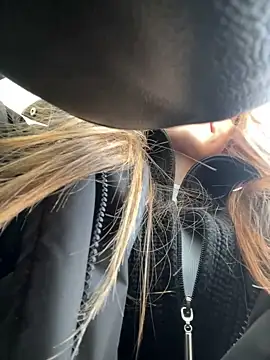 Snapshot of KitteCat chatting on 02/07/25, 12:17 KitteCat online show from 02/07/25, 12:17