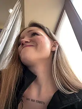 Snapshot of KitteCat chatting on 02/14/25, 12:03 KitteCat online show from 02/14/25, 12:03