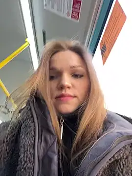 Snapshot of KitteCat chatting on 02/16/25, 12:32 KitteCat online show from 02/16/25, 12:32