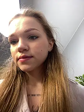 Snapshot of KitteCat chatting on 02/25/25, 12:13 KitteCat online show from 02/25/25, 12:13