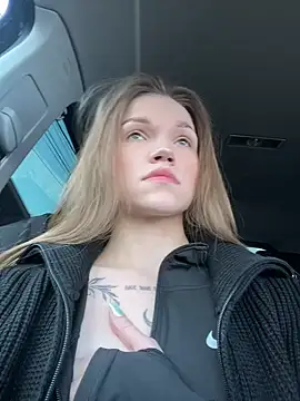 Snapshot of KitteCat chatting on 03/15/25, 11:51 KitteCat online show from 03/15/25, 11:51