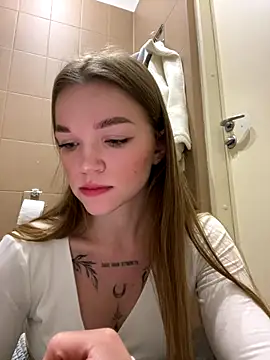 Snapshot of KitteCat chatting on 09/29/25, 07:02 KitteCat online show from 09/29/25, 07:02