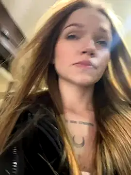 Snapshot of KitteCat chatting on 10/10/25, 07:40 KitteCat online show from 10/10/25, 07:40