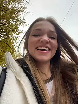 Snapshot of KitteCat chatting on 10/16/25, 09:43 KitteCat online show from 10/16/25, 09:43