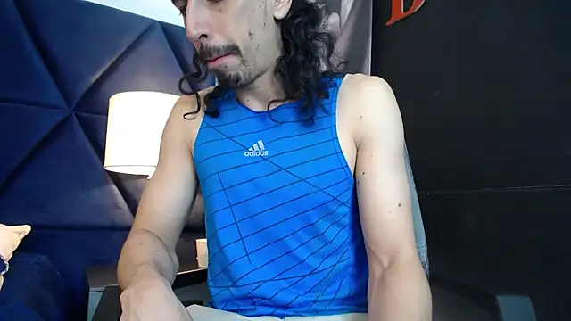 Snapshot of Sr_Magnus_ chatting on 02/10/25, 12:18 Sr Magnus online show from 02/10/25, 12:18