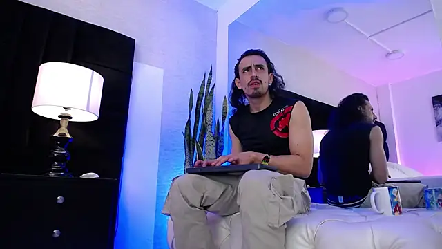 Snapshot of Sr_Magnus_ chatting on 02/21/25, 12:39 Sr Magnus online show from 02/21/25, 12:39