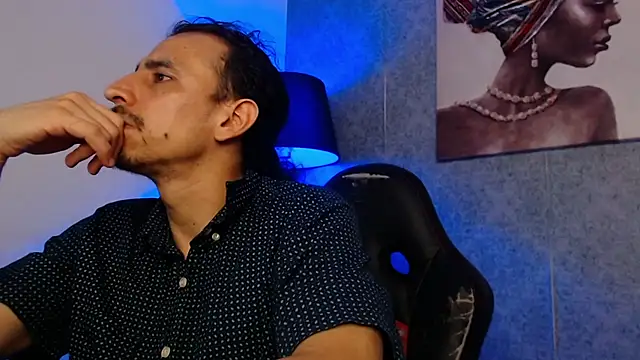 Snapshot of Sr_Magnus_ chatting on 02/26/25, 05:53 Sr Magnus online show from 02/26/25, 05:53