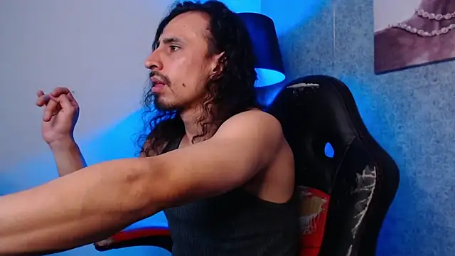 Snapshot of Sr_Magnus_ chatting on 02/27/25, 04:31 Sr Magnus online show from 02/27/25, 04:31