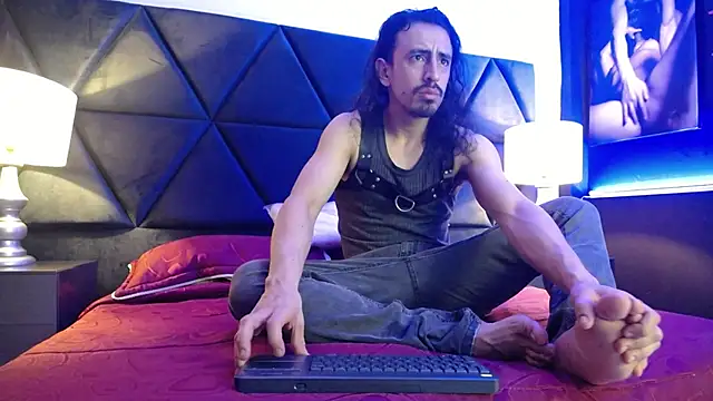 Snapshot of Sr_Magnus_ chatting on 03/01/25, 04:58 Sr Magnus online show from 03/01/25, 04:58