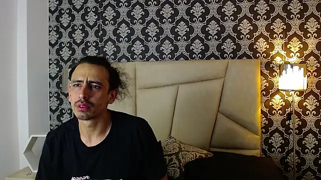 Snapshot of Sr_Magnus_ chatting on 03/11/25, 04:32 Sr Magnus online show from 03/11/25, 04:32