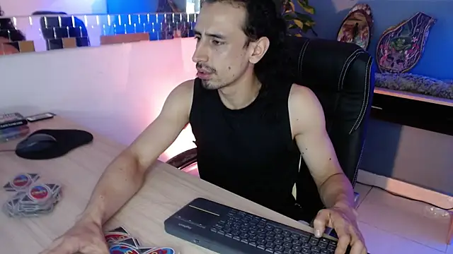 Snapshot of Sr_Magnus_ chatting on 03/14/25, 01:05 Sr Magnus online show from 03/14/25, 01:05