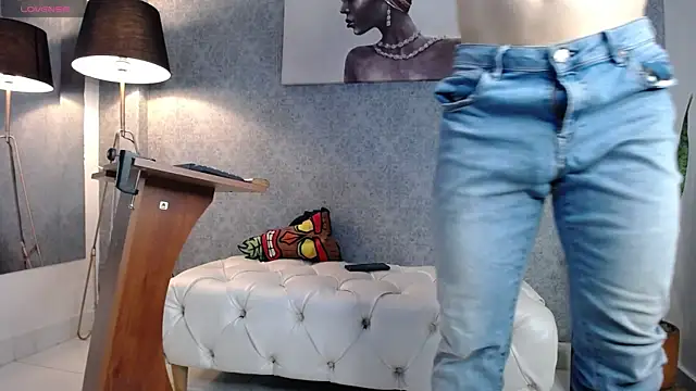 Snapshot of Sr_Magnus_ chatting on 03/17/25, 02:30 Sr Magnus online show from 03/17/25, 02:30