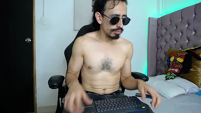 Snapshot of Sr_Magnus_ chatting on 09/20/25, 06:03 Sr Magnus online show from 09/20/25, 06:03