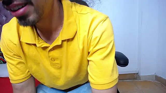 Snapshot of Sr_Magnus_ chatting on 10/05/25, 06:01 Sr Magnus online show from 10/05/25, 06:01