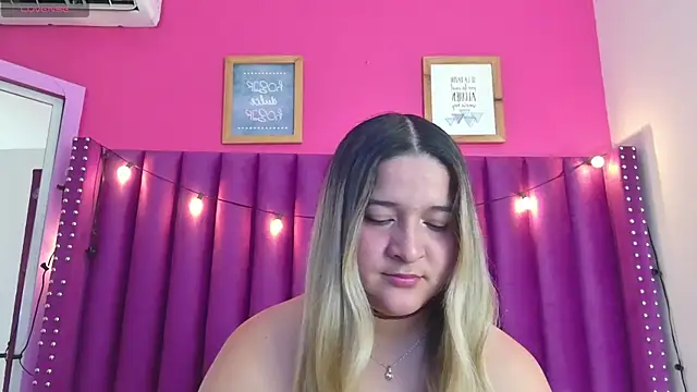 Snapshot of collegepawglovedaddy chatting on 03/04/25, 07:54 collegepawglovedaddy online show from 03/04/25, 07:54