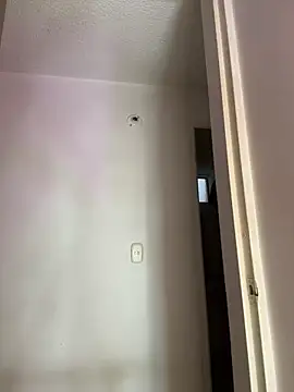 ariiel  online show from 10/28/25, 12:09