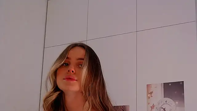 Snapshot of SIlviaBeyt chatting on 01/02/25, 01:06 SIlviaBeyt online show from 01/02/25, 01:06