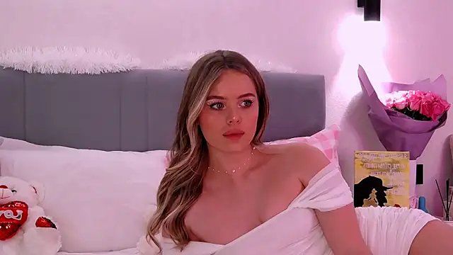 Snapshot of SIlviaBeyt chatting on 03/09/25, 08:10 SIlviaBeyt online show from 03/09/25, 08:10