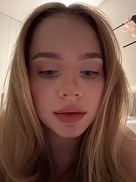 SIlviaBeyt online show from 04/15/26, 08:42