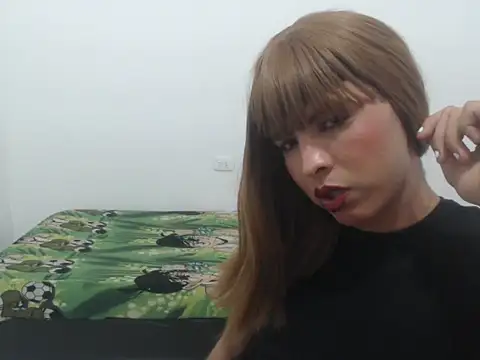 estefania224 online show from 04/01/26, 12:06