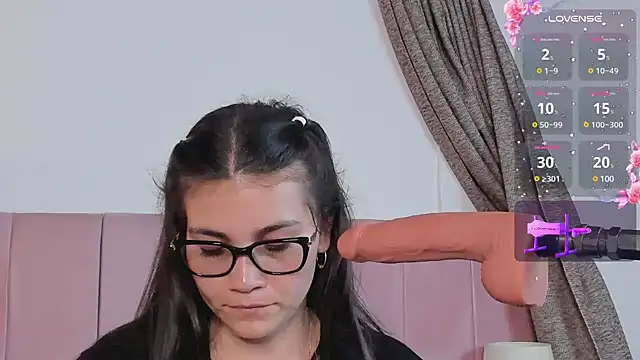 aurora divine online show from 03/22/25, 01:54