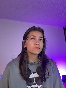 aurora divine online show from 03/28/26, 03:11