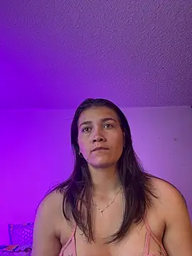 aurora divine online show from 03/31/26, 07:03