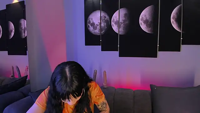 Snapshot of maddy_walker chatting on 01/23/25, 08:13 maddy walker online show from 01/23/25, 08:13