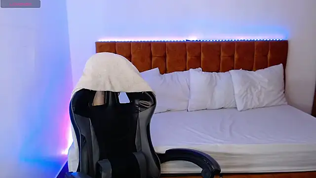 alexiaaross online show from 11/14/25, 05:28