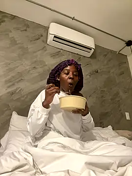 choclatepeaach online show from 12/02/25, 12:27