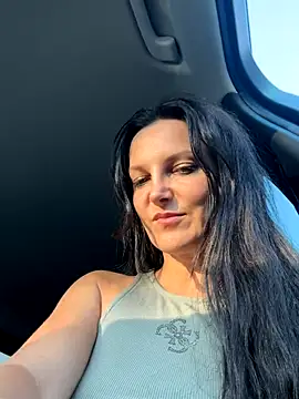 Snapshot of -OLYA- chatting on 11/07/25, 02:06 -OLYA- online show from 11/07/25, 02:06