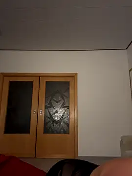 Snapshot of -OLYA- chatting on 11/15/25, 01:47 -OLYA- online show from 11/15/25, 01:47