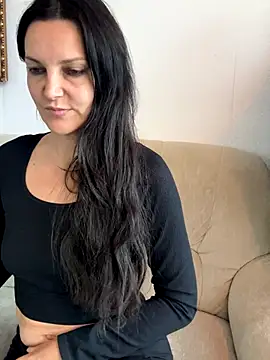 Snapshot of -OLYA- chatting on 11/22/25, 12:15 -OLYA- online show from 11/22/25, 12:15