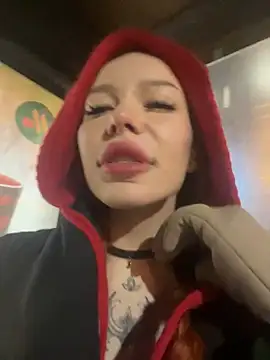 Snapshot of babydolll chatting on 01/06/25, 07:35 babydolll online show from 01/06/25, 07:35