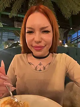 Snapshot of babydolll chatting on 01/11/25, 03:20 babydolll online show from 01/11/25, 03:20