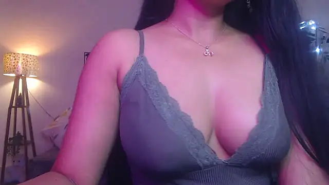 Snapshot of Zonayesha chatting on 10/31/25, 11:33 Zonayesha online show from 10/31/25, 11:33