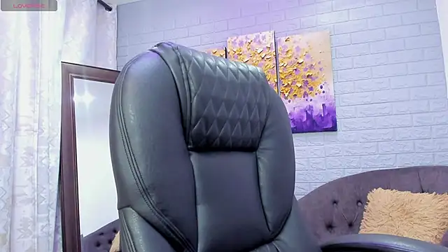 Snapshot of ebbafernandez_ chatting on 10/20/25, 12:05 ebbafernandez online show from 10/20/25, 12:05