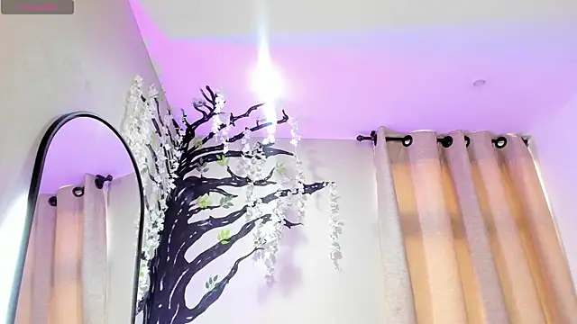 Snapshot of ebbafernandez_ chatting on 11/17/25, 12:22 ebbafernandez online show from 11/17/25, 12:22