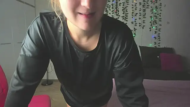 Miss Elsa  online show from 09/11/25, 01:11