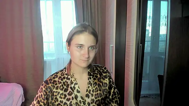 Miss Elsa  online show from 09/18/25, 11:56