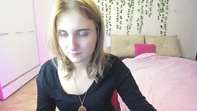 Miss Elsa  online show from 10/02/25, 01:18