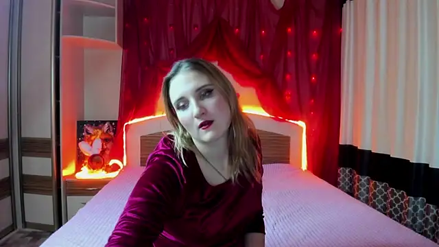 Miss Elsa  online show from 12/14/25, 04:45