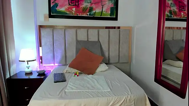 Snapshot of AntonellaHall_ chatting on 01/31/25, 12:07 AntonellaHall online show from 01/31/25, 12:07