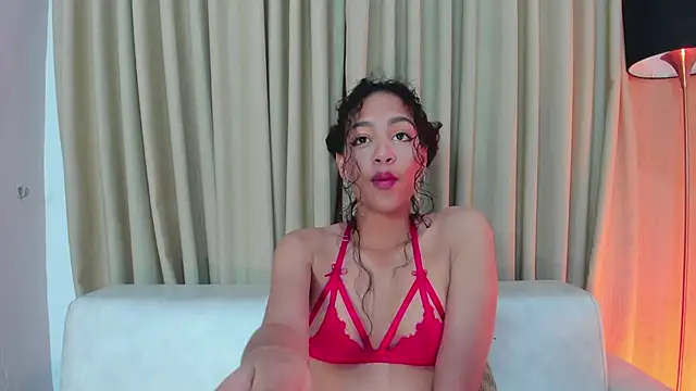 Snapshot of AntonellaHall_ chatting on 03/06/25, 11:58 AntonellaHall online show from 03/06/25, 11:58