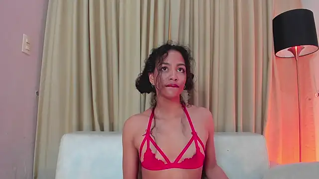 Snapshot of AntonellaHall_ chatting on 03/06/25, 03:02 AntonellaHall online show from 03/06/25, 03:02