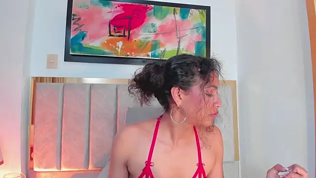 Snapshot of AntonellaHall_ chatting on 03/13/25, 06:12 AntonellaHall online show from 03/13/25, 06:12